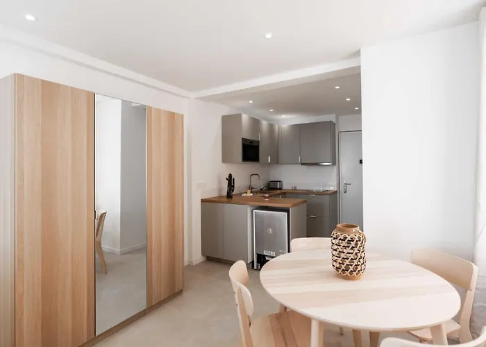 Casa de Férias Charming - 2p - Sea View - Antibes